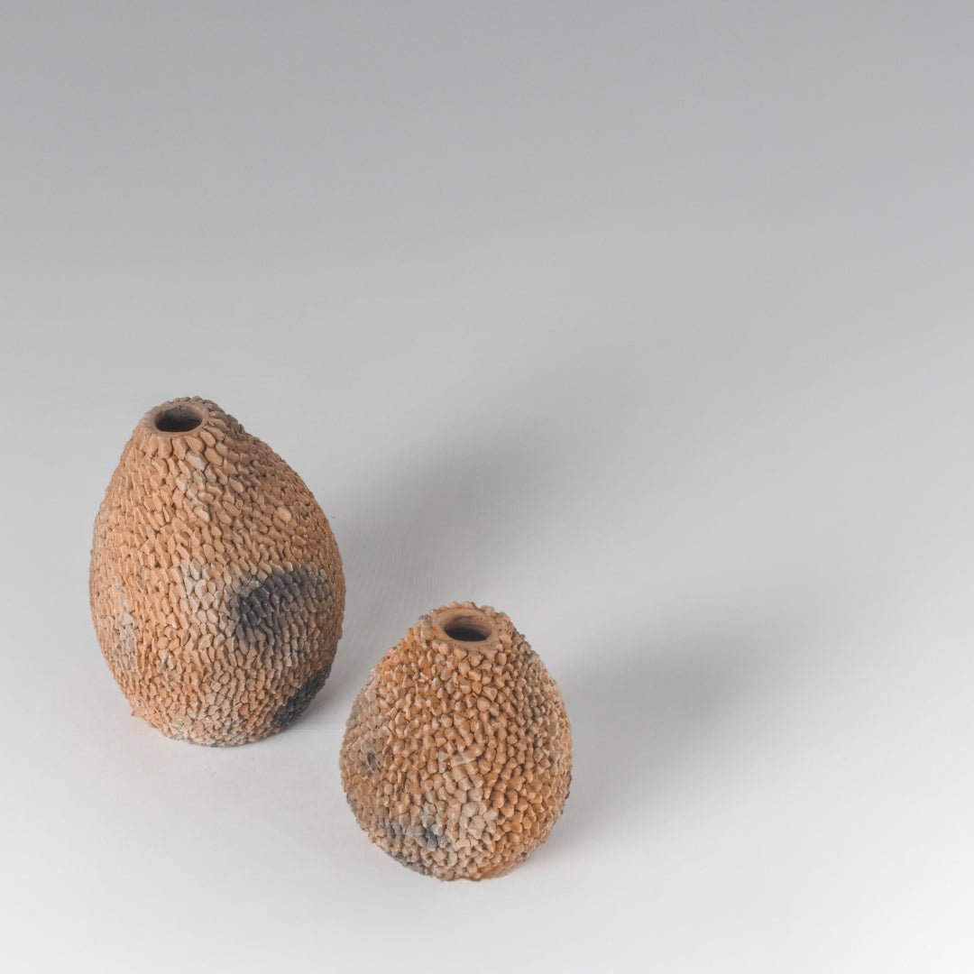 Piñas en barro grandes